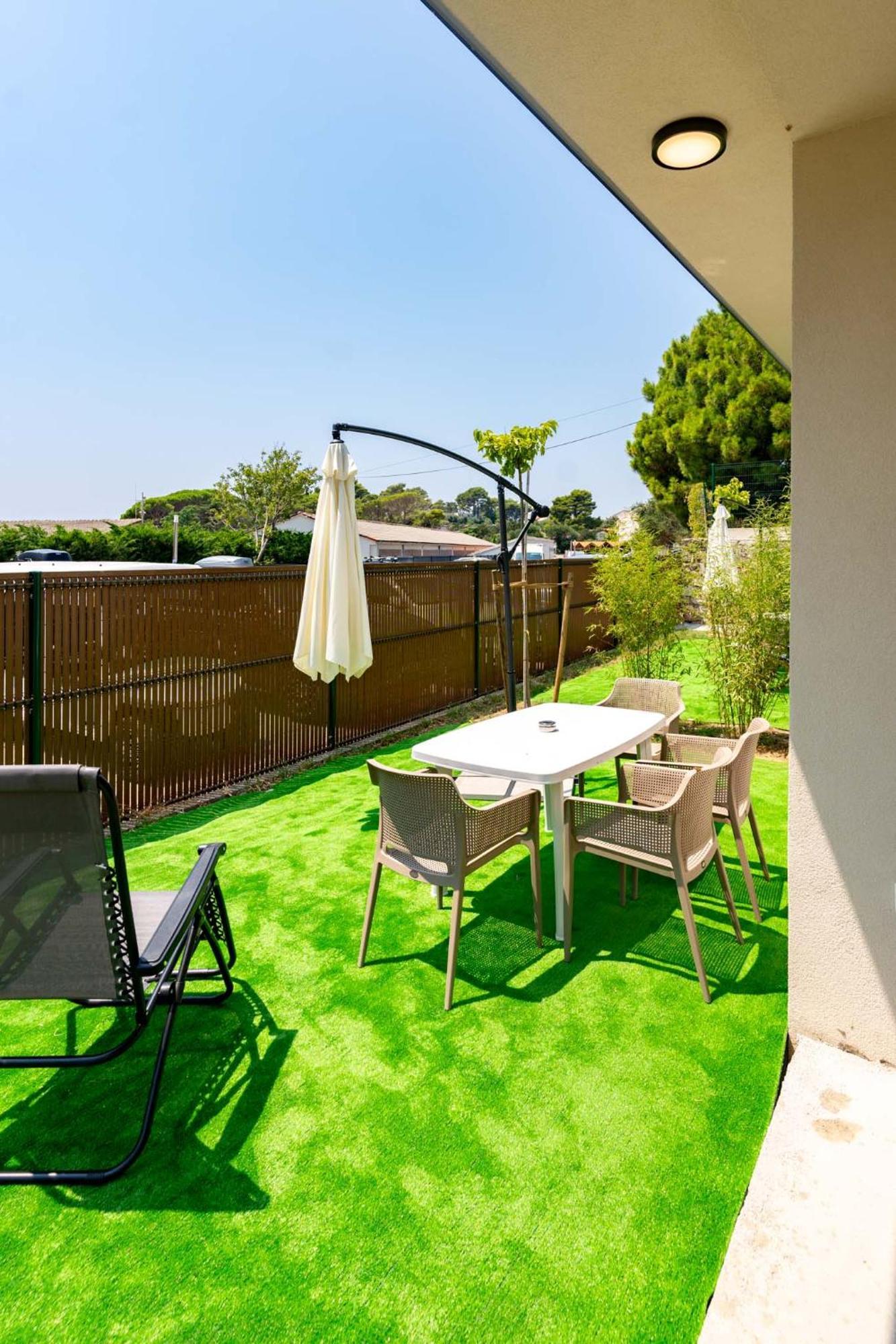 Arti Holiday Homes Banjol Zimmer foto